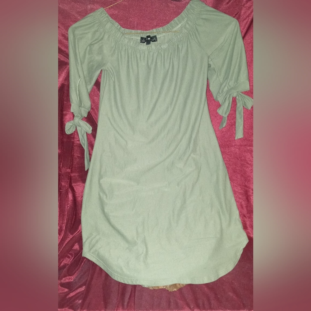 Derek Heart Green Tie Sleeve Off Shoulder Dress women's size small